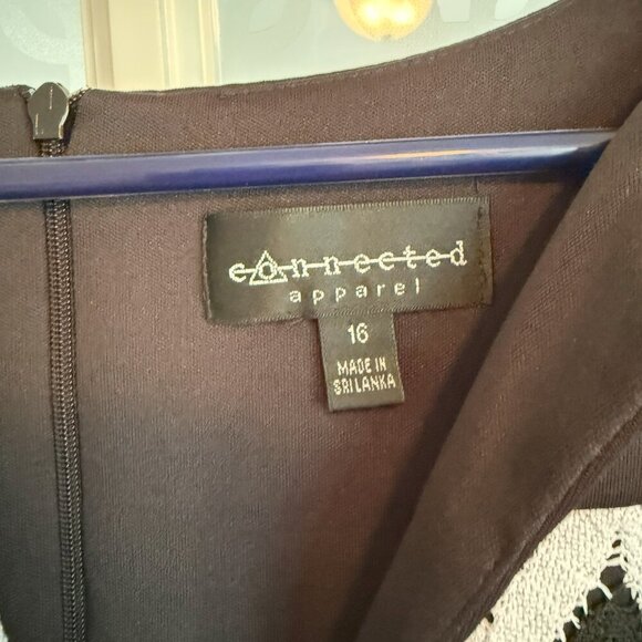 Chic Black & White Chevron Panel Dress - Picture 3 of 5